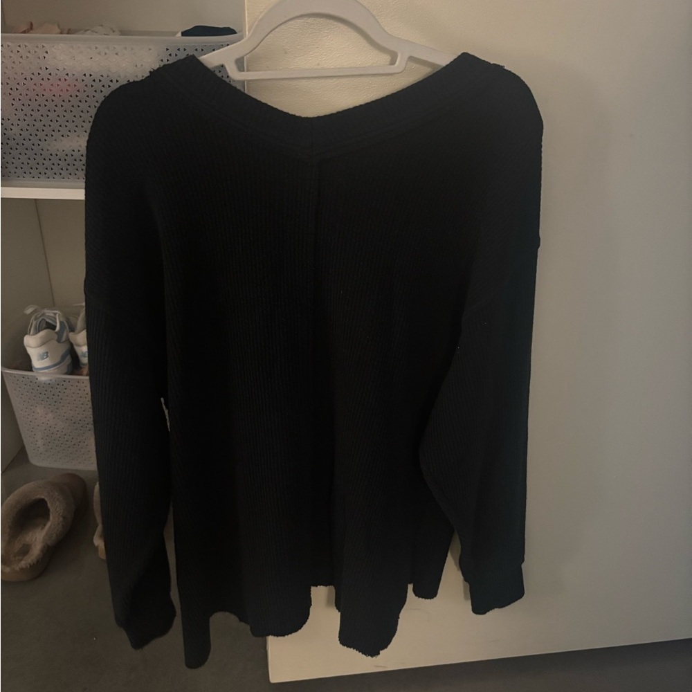 Aerie Black V-Neck Sweatshirt - Picture 3 of 4